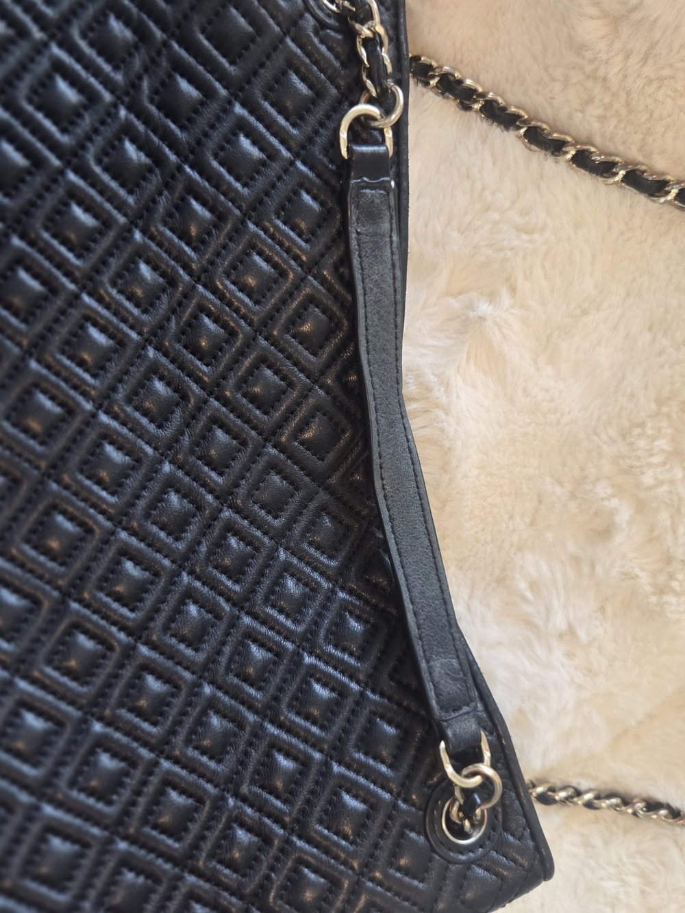 Tory Burch Black Quilted Leather Shoulder Bag with Logo Medallion - Picture 13 of 14